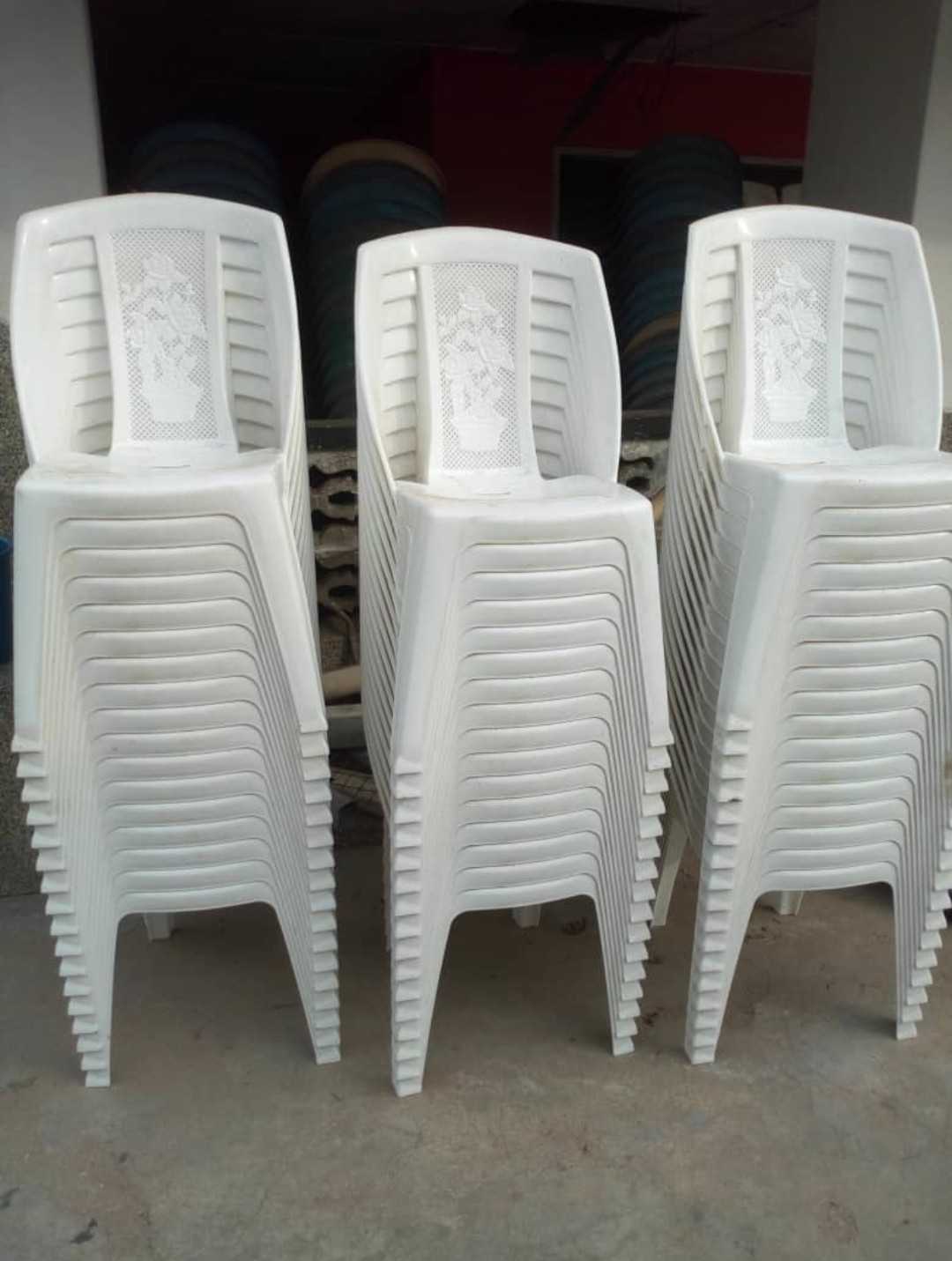 Armless Plastic Chairs