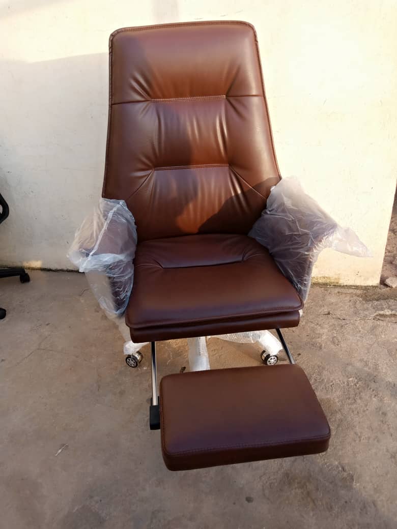 Executive Office Chair With Leg Rest