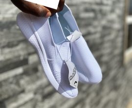 white fila sneakers